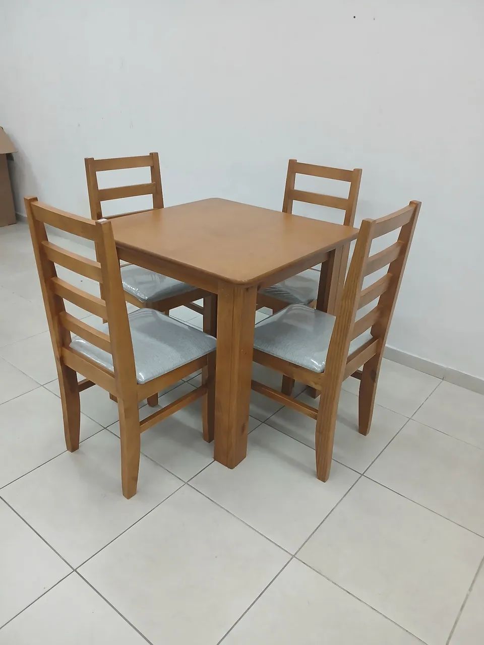 Conjunto Mesa com 4 cadeiras