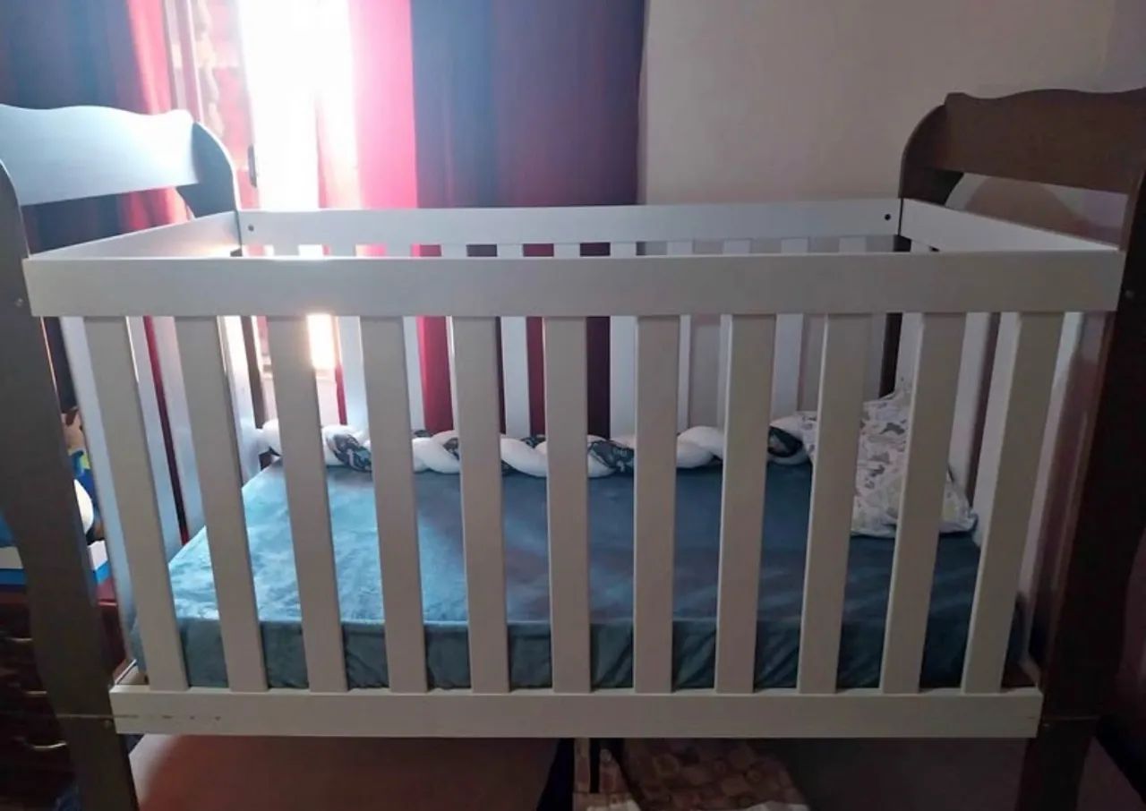 Berço tipo americano que vira cama