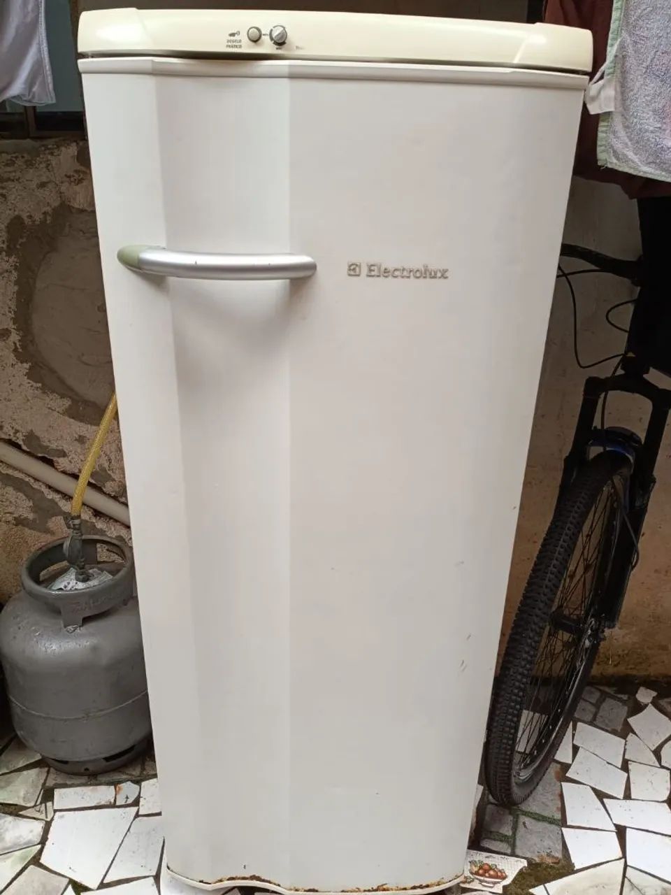 Geladeira eletrolux com Degelo manual - Foto 3