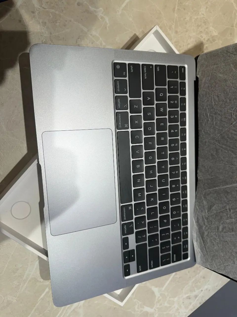 MacBook Air M1 256Gb SSD 8GB de ram - Space gray / impecável - Foto 2