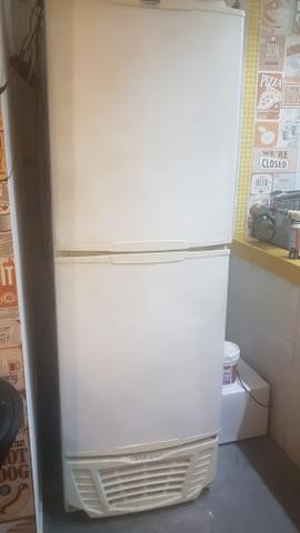 Refrigerador Vertical Gelopar 2 portas