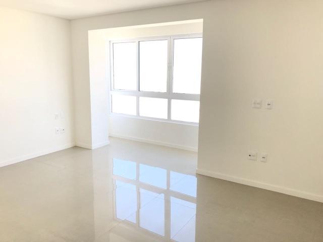 Excelente Apartamento no Centro de Balneário Camboriú - 03 Suítes sendo uma Master - Novo - Foto 9