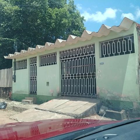 Vende-se uma bela casa