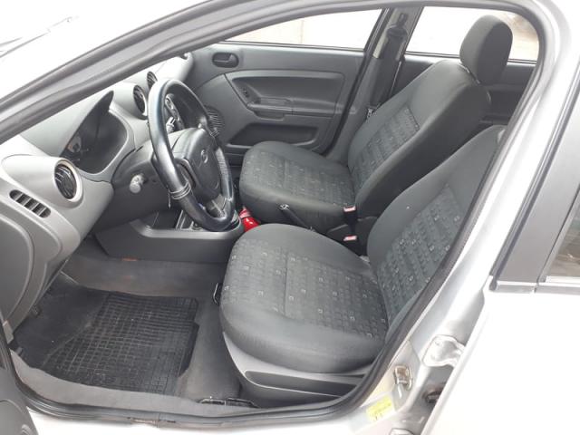 FORD FIESTA HATCH PERSONNALITE 1.0 8v 4P 2003 - Foto 6