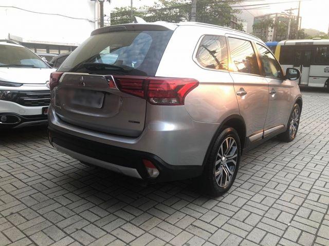 Mitsubishi Outlander 2.2 Turbo Diesel 7 Lugares Top de linha - Foto 2