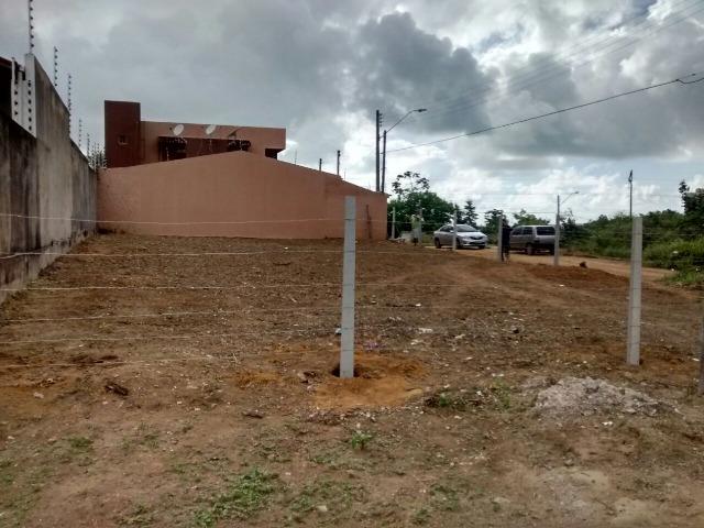 Perfeito Lote Amplo em Condomínio Fechado - Foto 2