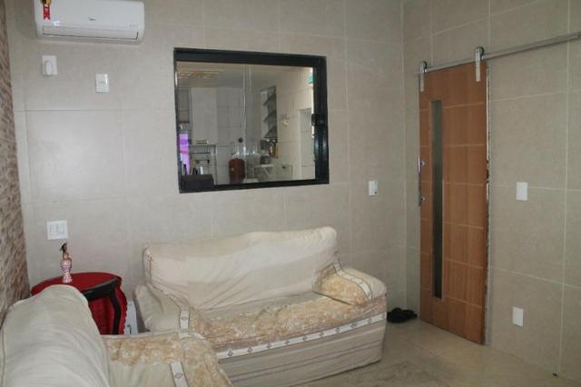 Espetacular Casa-Condomínio Fechado-Localização Privilegiada em Olaria - Foto 4
