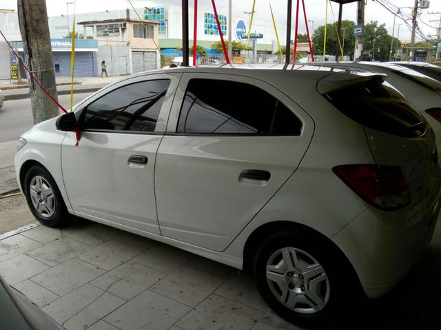 Onix Joy 1.0 2018 c/ Entrada mais 48x de R$700,00 + GNV - Foto 3