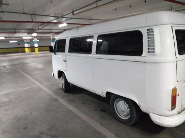 Vendo uma kombi a gasolina 2000 E 2001 - Foto 7