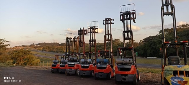 Empilhadeira Toyota 8FG30 3t 4m 2018 - Foto 3