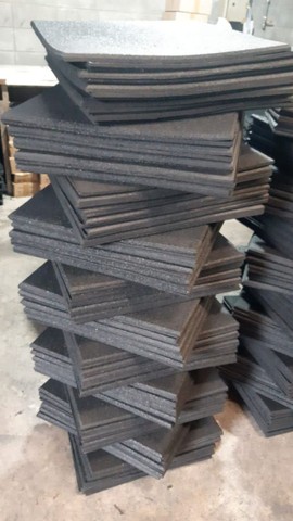 Piso de 15mm 50x50cm para aerea crossfit R$ 18,95  - Foto 4