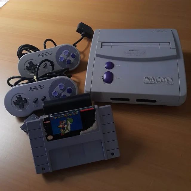 SUPER NINTENDO - Antigo videogame japonês. Acompanha um