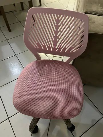 Cadeira rosa de escritório 