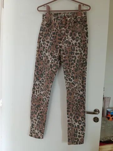 Calça animal print 36.