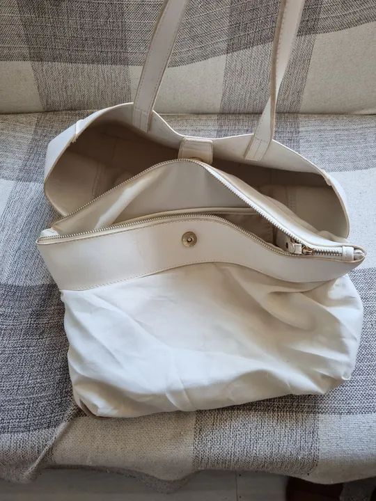 Bolsa Bege em Tecido de Palha e Couro Sintético - Foto 3