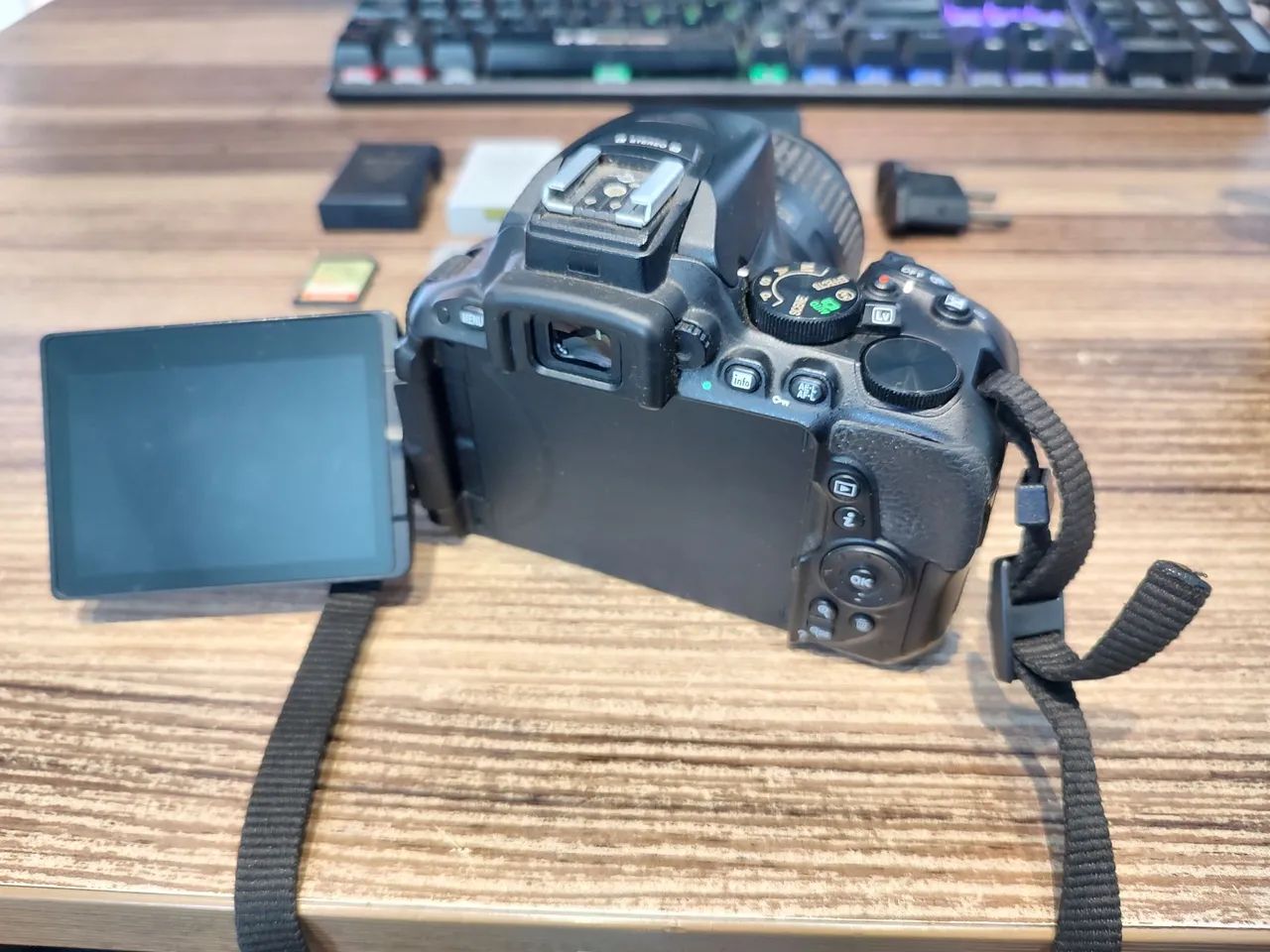 Kit Câmera Nikon D5500 + lente 18-55+ Lente 50mm f1.8 + duas baterias+ dois cartões - Foto 2