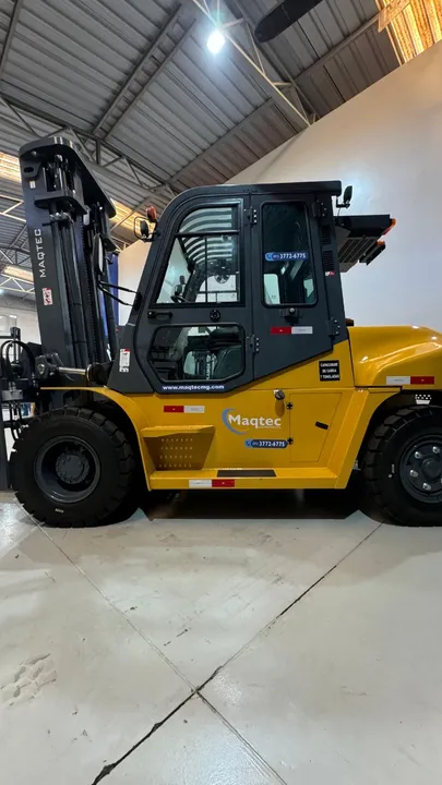 EMPILHADEIRA 7T DISPONÍVEL PARA LOCAÇÃO