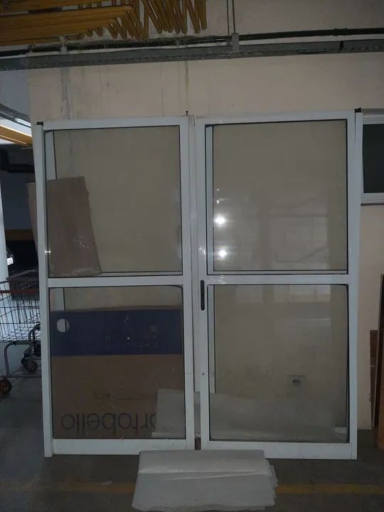 Porta de correr de alumínio 