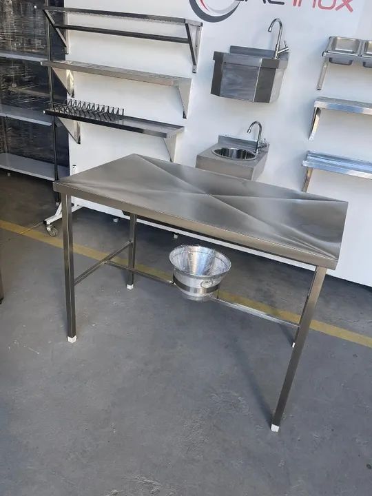 Mesa para veterinario, com balde coletor em inox - Foto 3