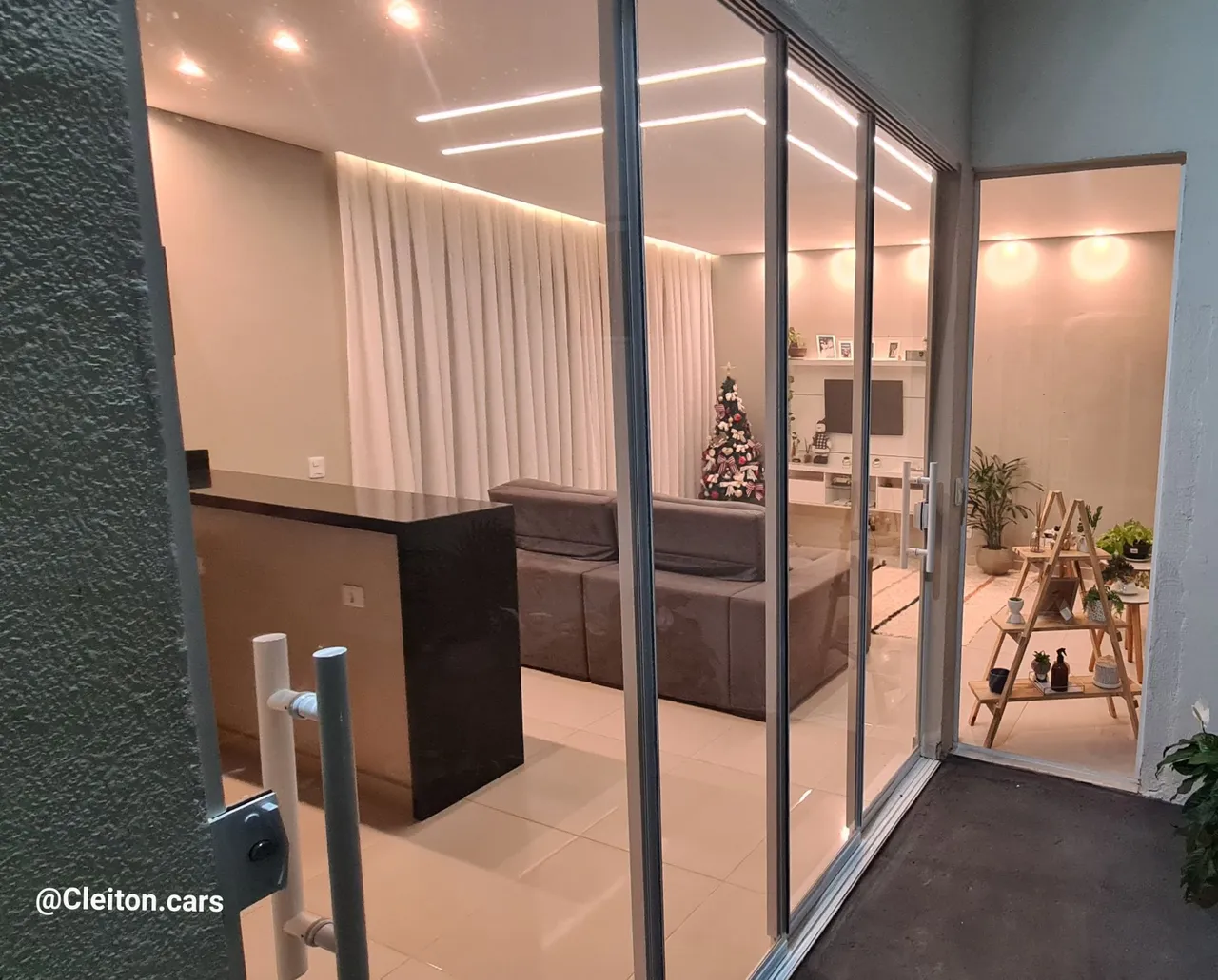 Casa moderna em condomínio fechado