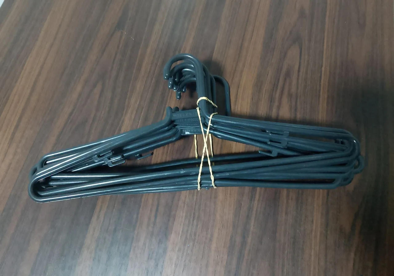 Cabides de plástico para roupas