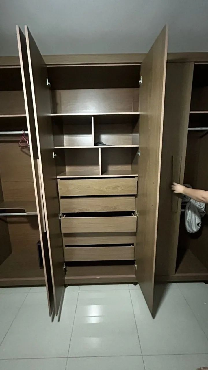 Guarda Roupas 6 portas 64168535756291122