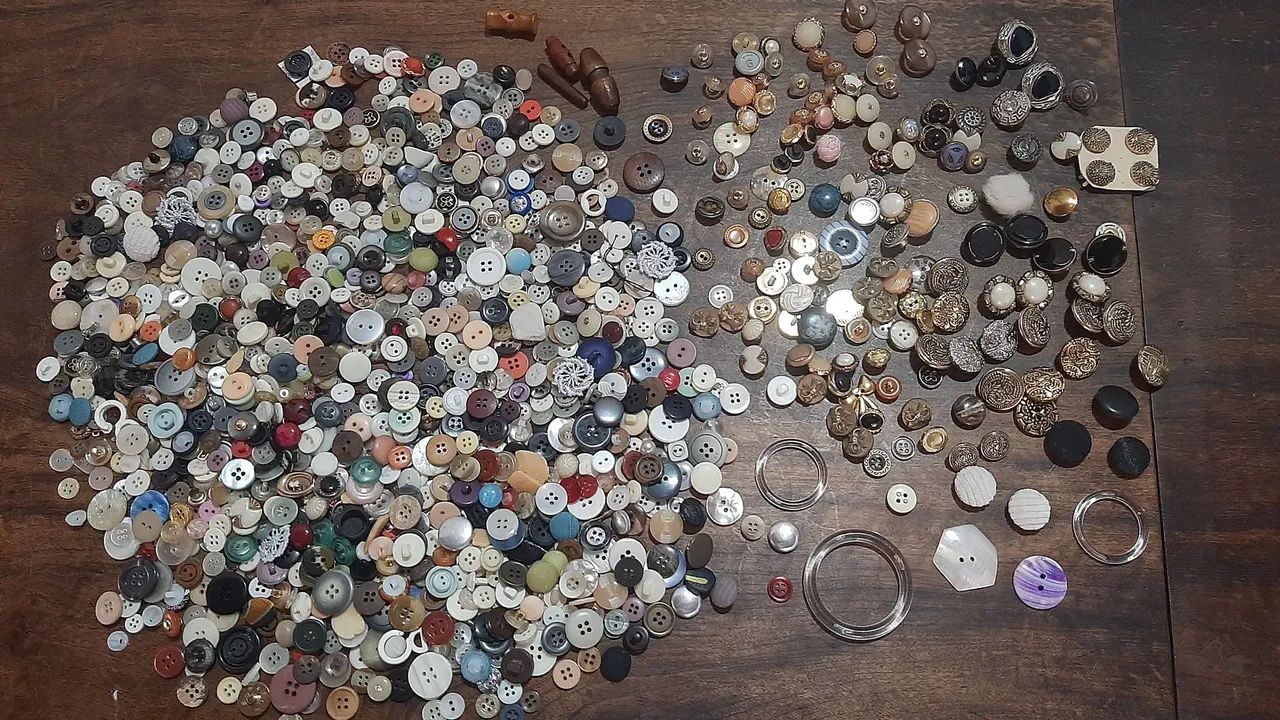 Botões Antigos e Variados