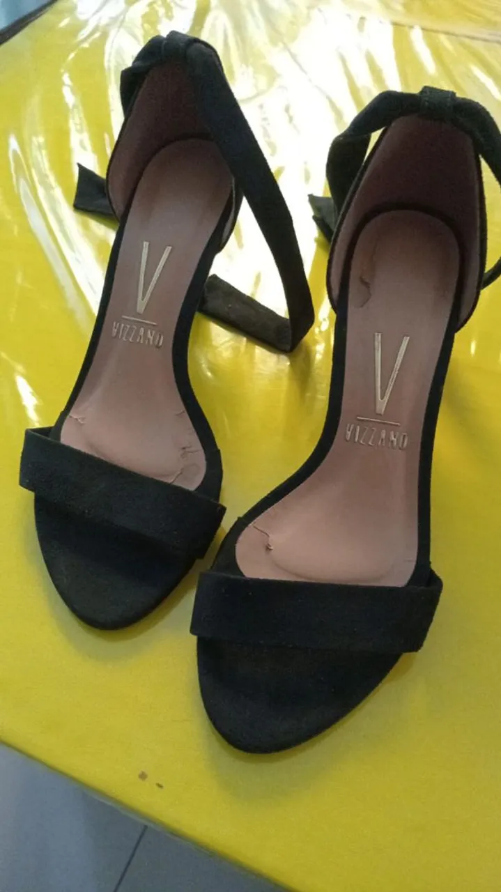 Sandália Vizzano Preta - Elegância e Conforto