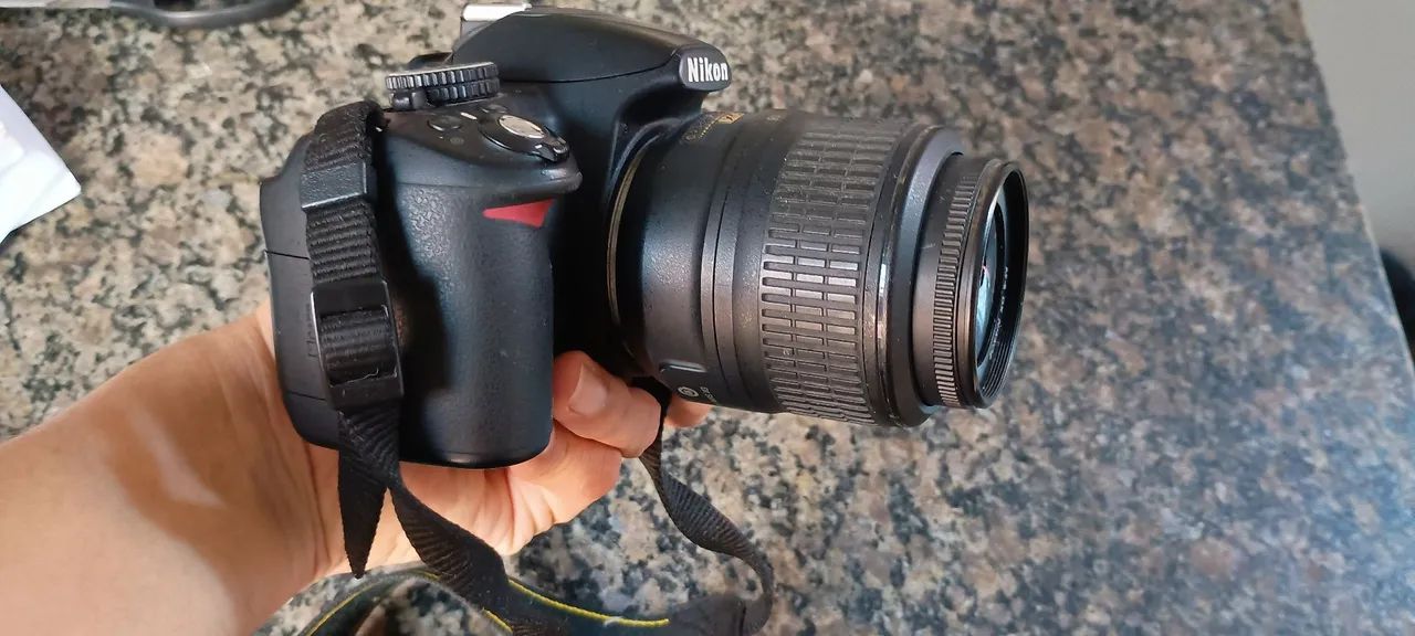 Câmera DSLR Nikon D3100 com lente 18-55mm, carregador e cabo USB - Foto 4