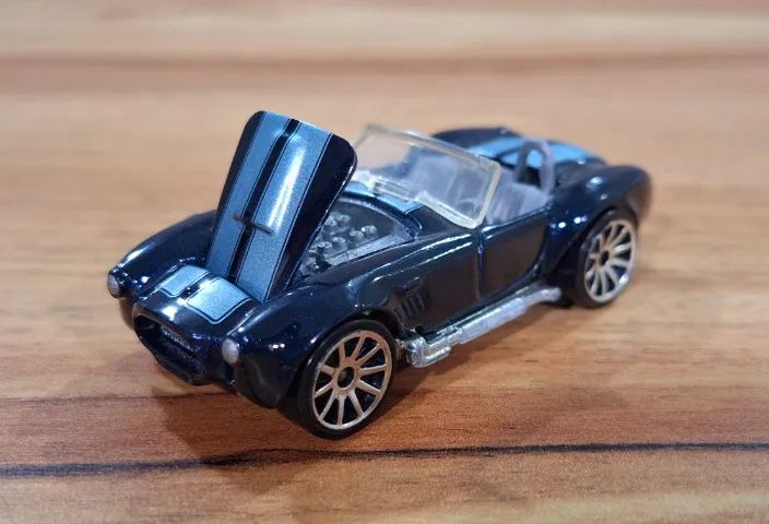Hot Wheels Shelby Cobra 427 S/C - CODE Cars Series 2007 (Loose)