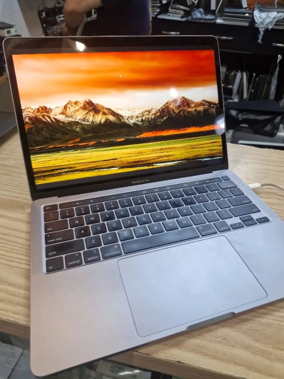 MacBook Pro i5 2020 16gb RAM TouchBar 500gb SSD 1,5 GB video