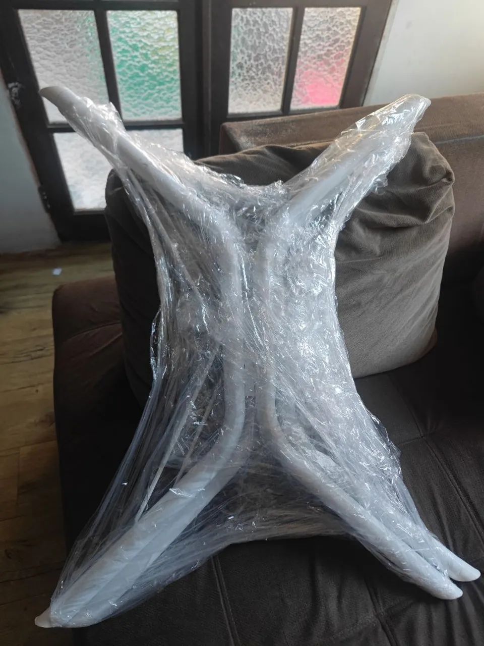 White Table Base64861632852609120