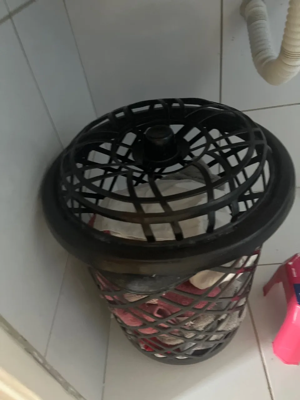 Cesto de roupa suja - banheiro