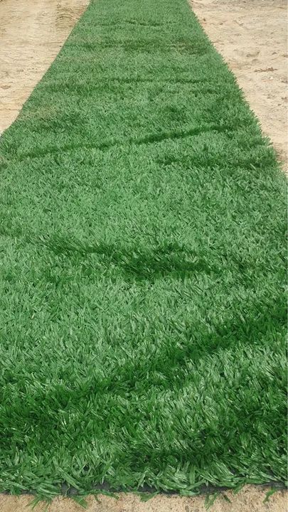 Grama sintética semi nova