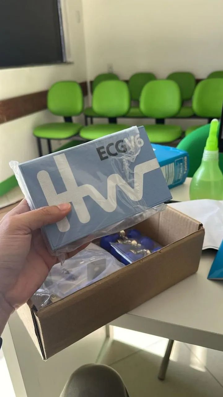 Aparelho de ECG 
