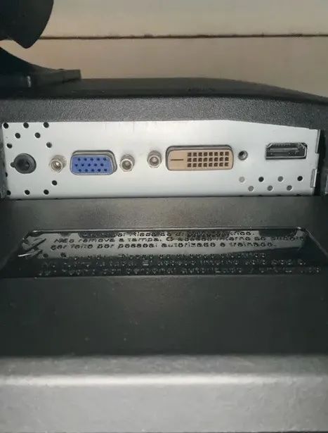 Monitor LG LED 21,5" E2241V - Foto 3