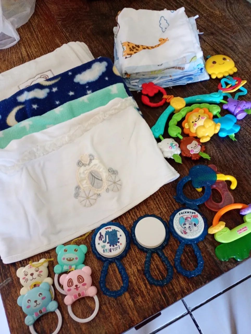 Carrinho Moisés + andador + kit berço+ mantinhas e brinquedos+ canguru tudo por 500$  - Foto 6