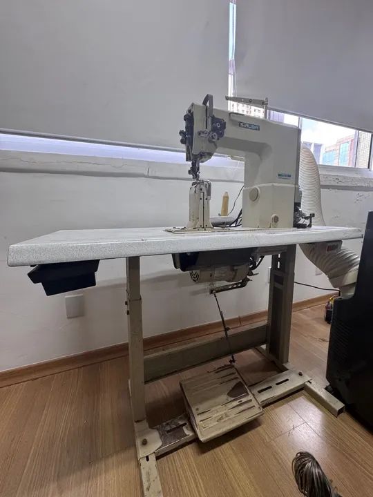 Máquina de Costura Industrial -  JUKI Girafa