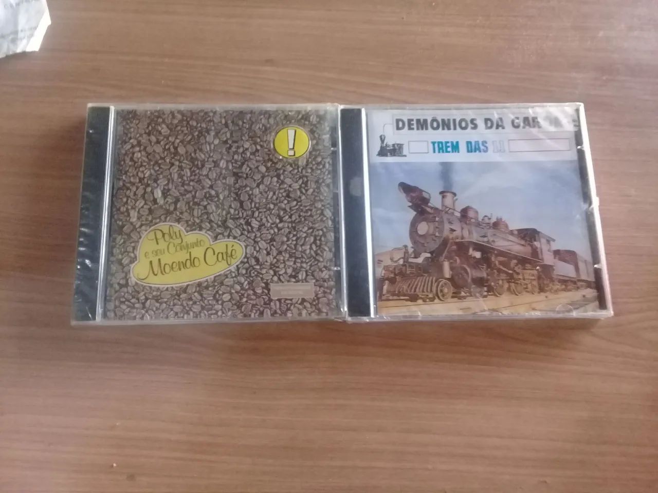 Demônios da Garoa - Trem das Onze e Poly e Seu Conjunto - Moendo Café