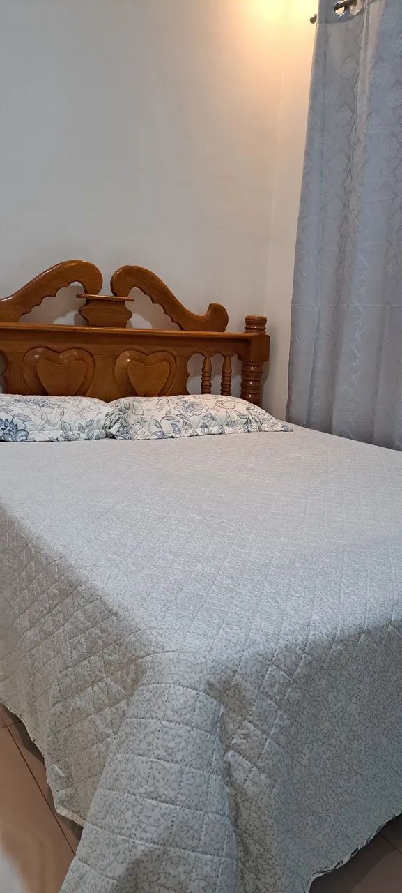 Cama de casal-madeira cerejeira