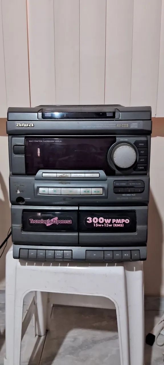 Mini System Aiwa 300W PMPO com problema 