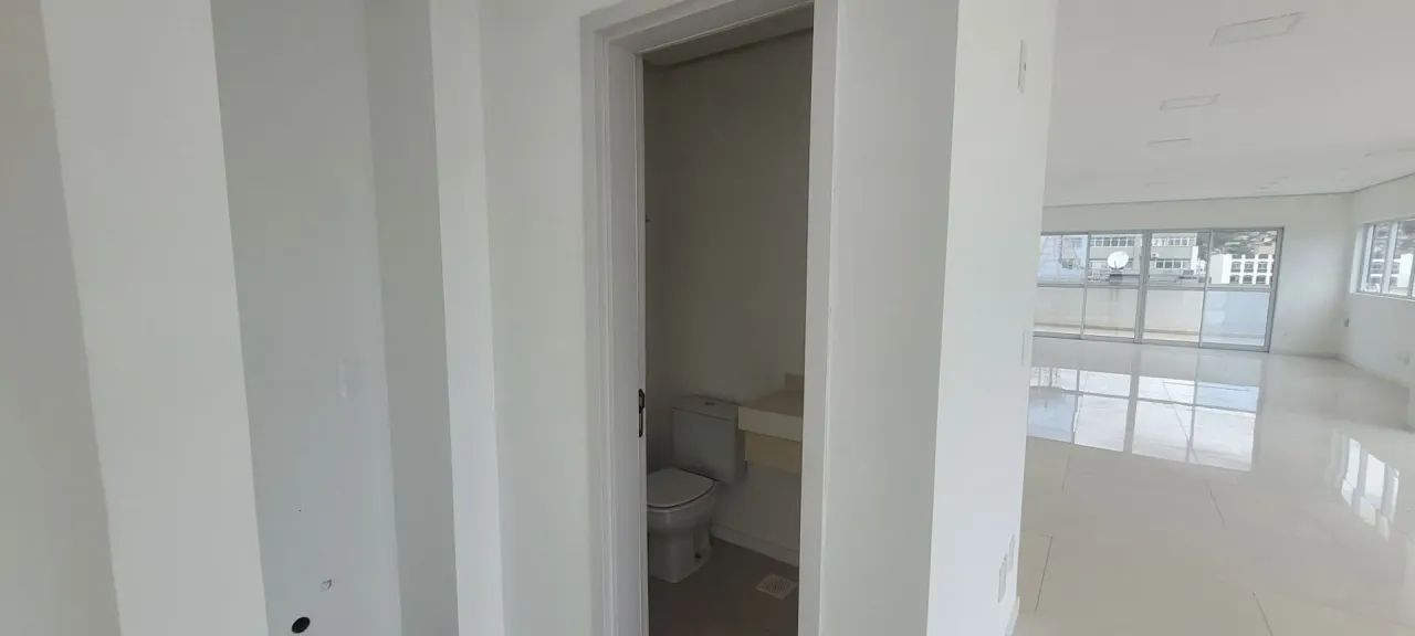 Andar/Sala comercial com vista mar e 2 vagas para locação no Centro de Florianópolis. - Foto 11