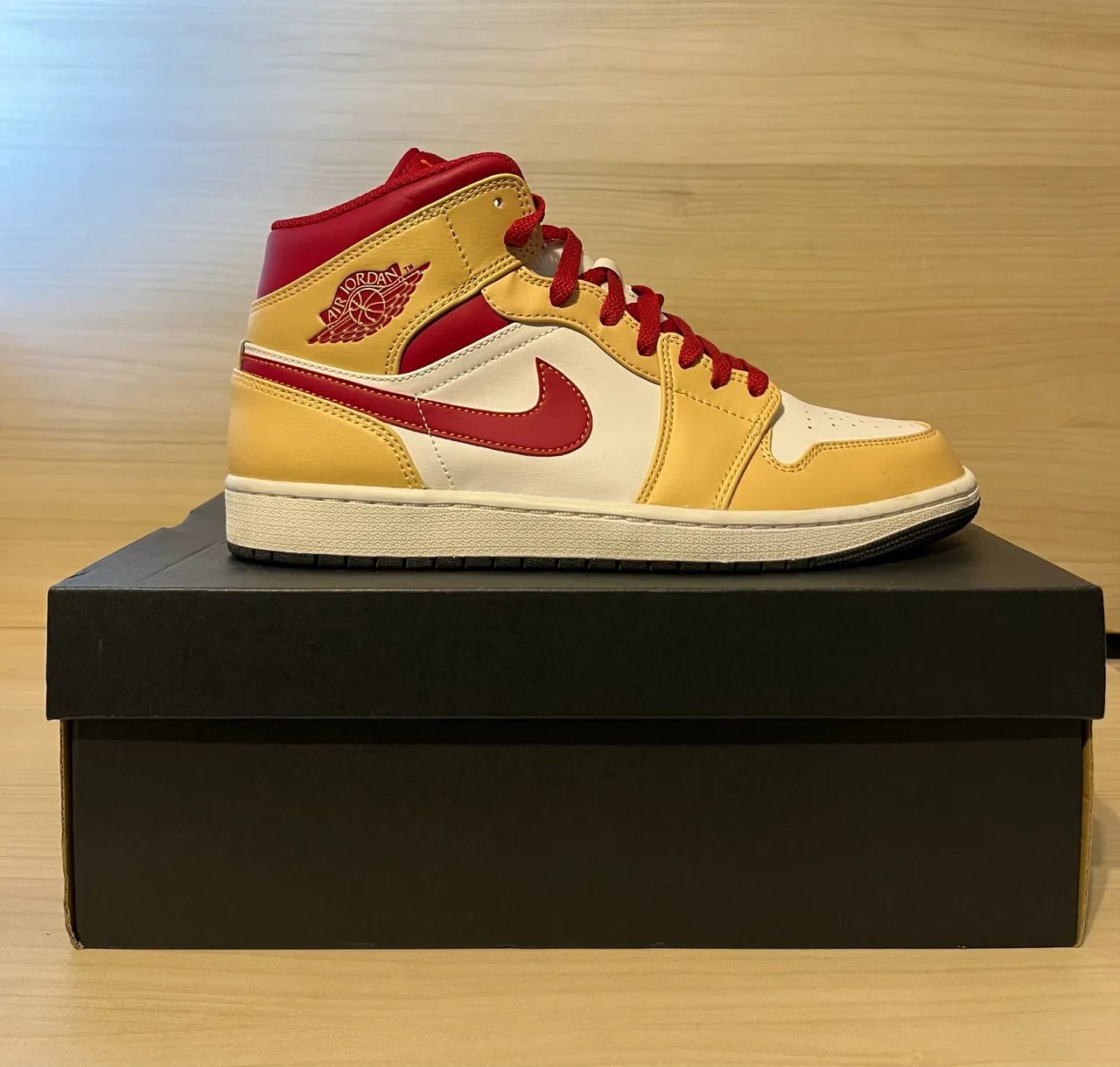 Tênis Nike Air Jordan 1 Mid - Foto 2