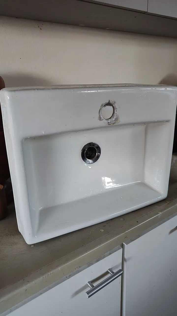 Cuba de cerâmica para banheiro