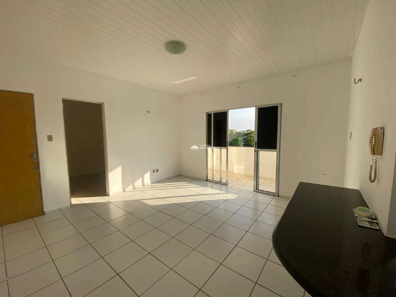 APARTAMENTO 2 QUARTOS (1 SUÍTE) COM VARANDA E GARAGEM COBERTA  EDIFÍCIO DOM CABRAL - Foto 2