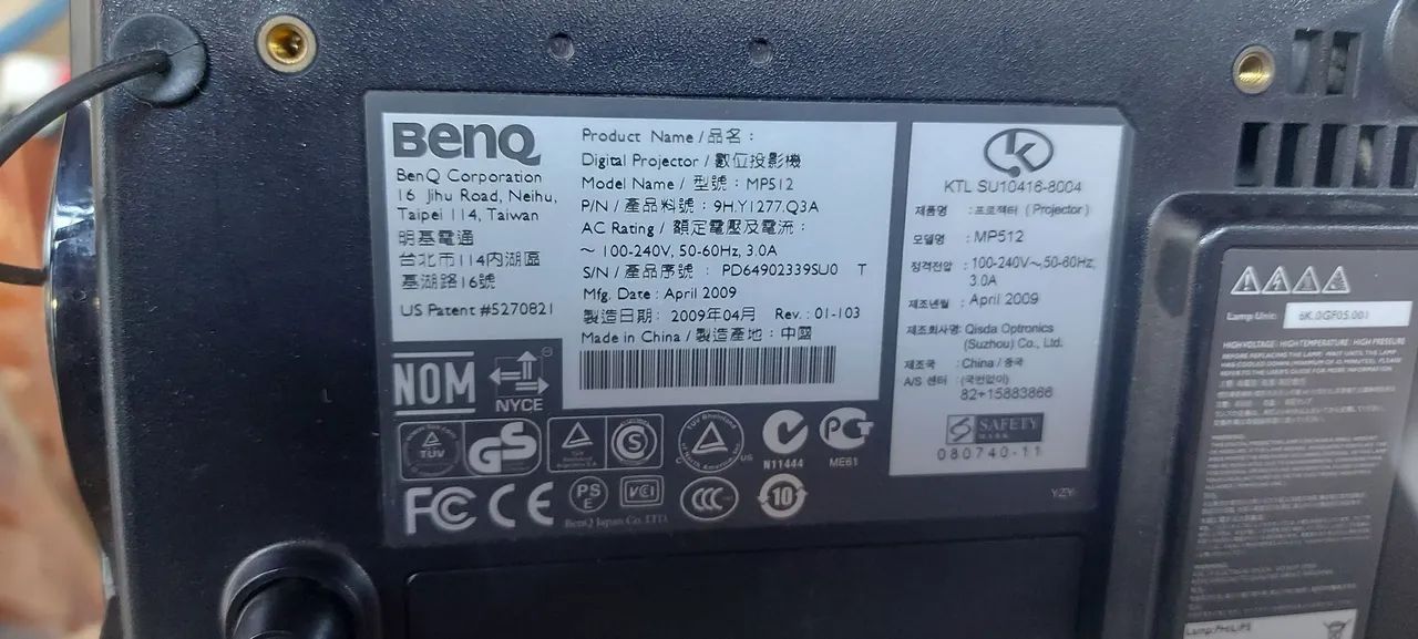 Benq MP512 projector with mold on screen corner64573481245570122