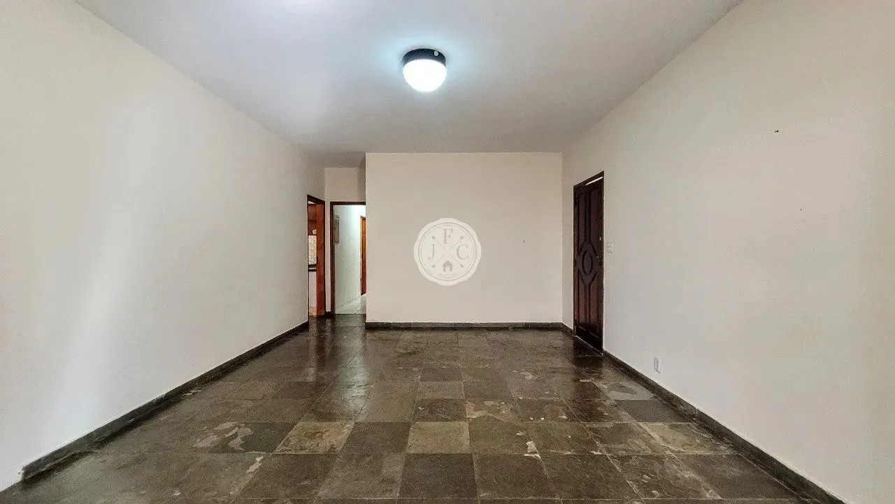 Casa de uso misto com 3 Quartos - Locação - Jardim Macedo