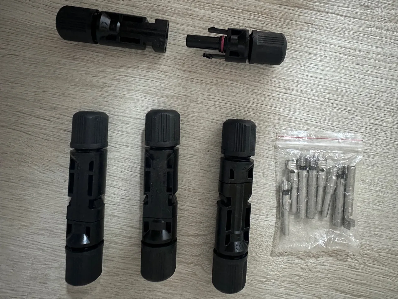 Kit Conectores Macho e Fêmea MC4 p/ painéis solar 10 PCs + 4 emendas Y + Ferramenta