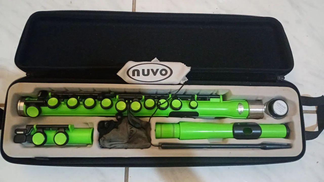 Flauta Transversal - Nuvo Student 2.0 (quase sem uso)