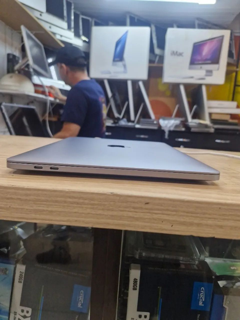 MacBook Pro i5 2020 16gb RAM TouchBar 500gb SSD 1,5 GB video